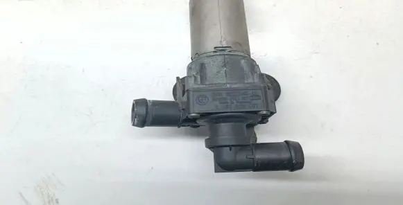 BMW 3 E90 E91 Coolant heater control valve 6928246 64116928246