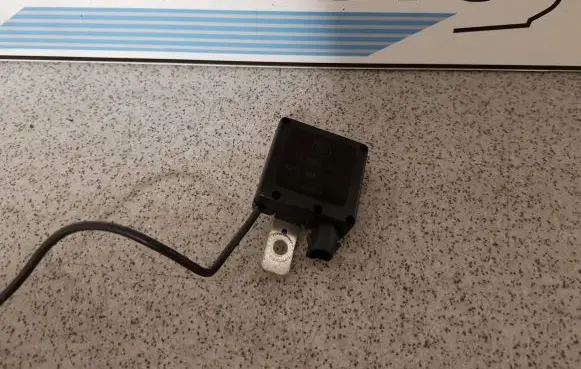 BMW 5 E39 Aerial antenna filter 8380945