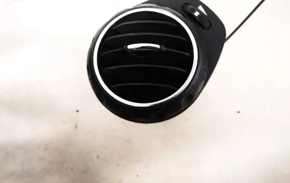 Alfa Romeo 147 Dash center air vent grill