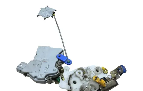 Nissan Terrano Front door lock 61358