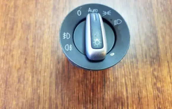 Volkswagen Tiguan Light switch 3C8941431N
