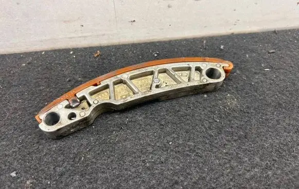 Audi A4 S4 B7 8E 8H Slide rail for timing chain 059109469F