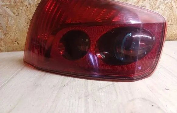 Peugeot 407 Rear/tail lights 03024
