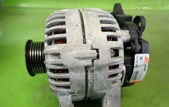 KIA Carens III Generator/alternator A02685901259460223