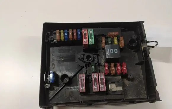 Volkswagen Golf VI Fuse module 494619090 01718130 3E181108