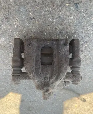 Honda CR-V Rear brake caliper