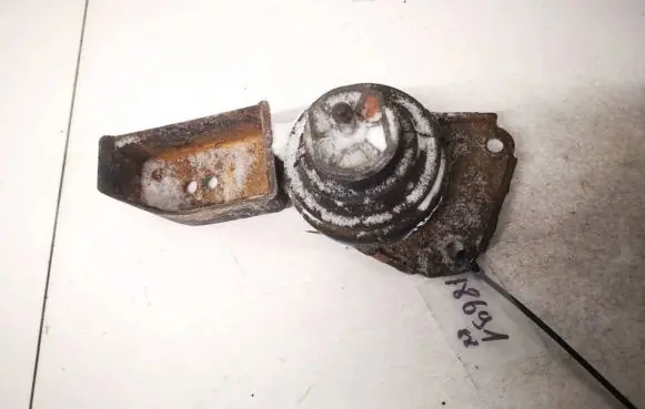 Ford Galaxy Engine mount bracket