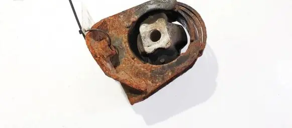 Toyota Avensis T250 Engine mount bracket