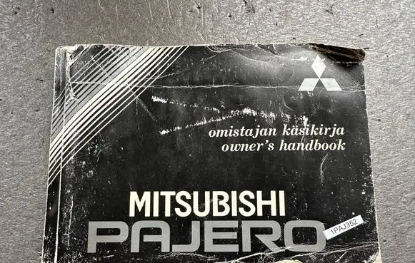 Mitsubishi Pajero User manual MB589724A