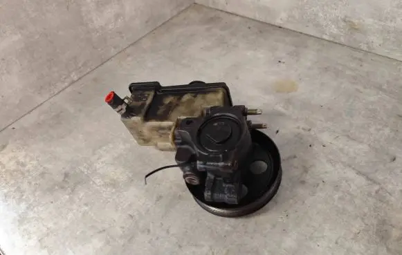 Ford Mondeo Mk III Power steering pump