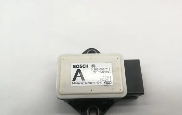 Toyota Avensis T270 ESP acceleration yaw rate sensor 8918305030 0265005719