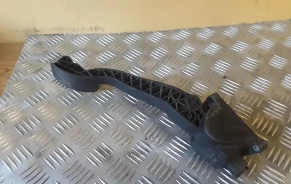 Citroen C4 I Picasso Accelerator throttle pedal 0280755045 9654745380