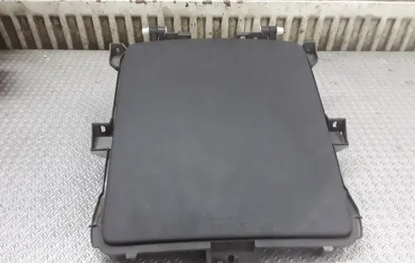Toyota Corolla Verso E121 Front trunk storage compartment 5544013011