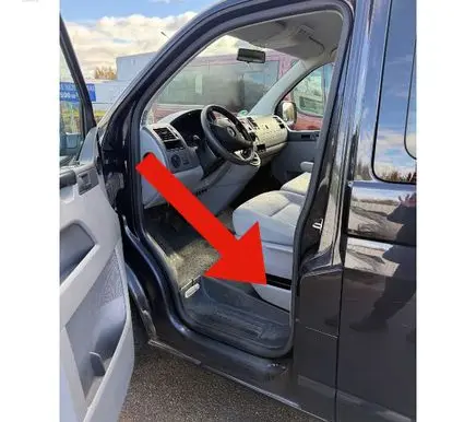 Volkswagen Multivan T5 Seat trim 7H0881577A