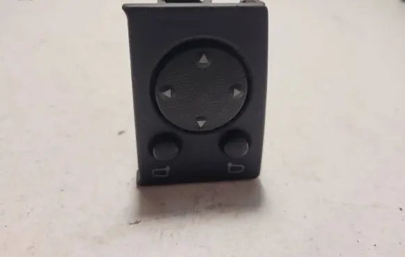 Wing mirror switch
