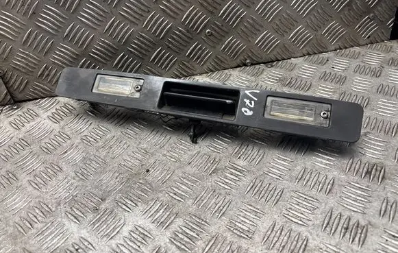 Volvo V70 Trunk door license plate light bar 9203101