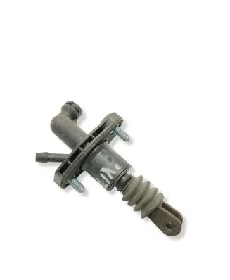 Suzuki Grand Vitara II Clutch master cylinder 2381064J00