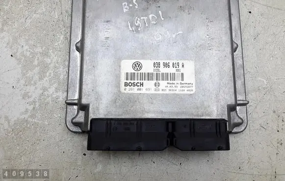 Volkswagen PASSAT B5 Engine control unit/module
