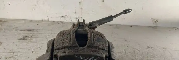 Opel Zafira A Front brake caliper