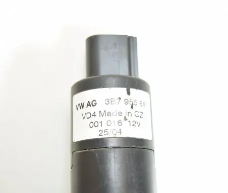 Audi A6 S6 C6 4F Windscreen/windshield washer pump 3B7955681