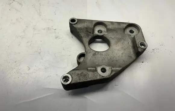 Ford Mustang VI A/C compressor mount bracket FR3E19D624CA