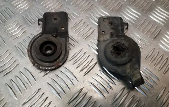 Nissan Primera Radiator mount bracket