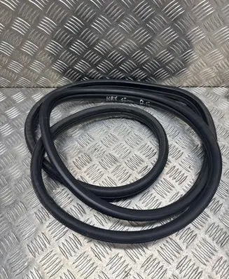 Honda HR-V Rear door rubber seal (on body) 