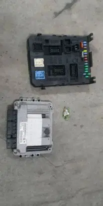 Citroen C4 I Engine control unit/module 0281011629