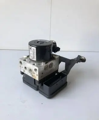 Volvo XC70 ABS Pump 31261142 10092604033
