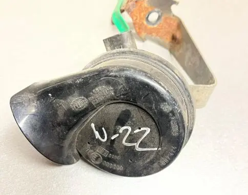 Volkswagen PASSAT B6 Horn signal 3C0951223