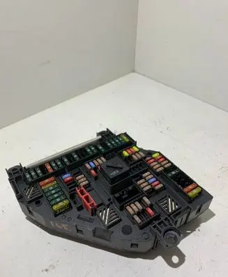 BMW 5 GT F07 Fuse module 9210857 117033452