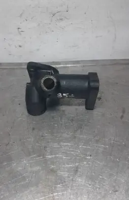 Volkswagen PASSAT B5.5 Engine coolant pipe/hose 058121133B PA66GF30