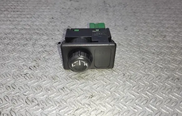Nissan Primera Wing mirror switch