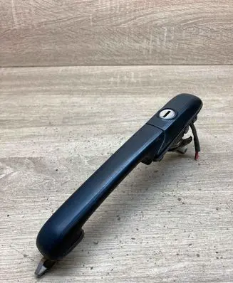 Volkswagen PASSAT B4 Front door exterior handle 357837223A