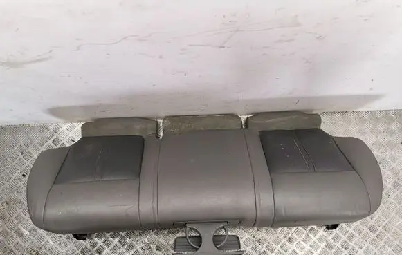 Jeep Grand Cherokee (WK) Rear seat 