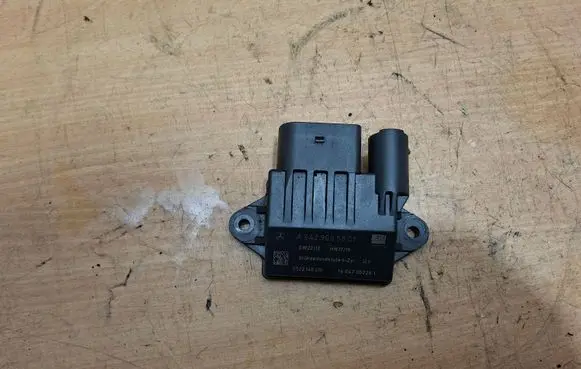 Mercedes-Benz ML W164 Glow plug pre-heat relay A6429005801