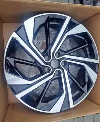 Nissan Qashqai J12 R20 alloy rim 6u6a