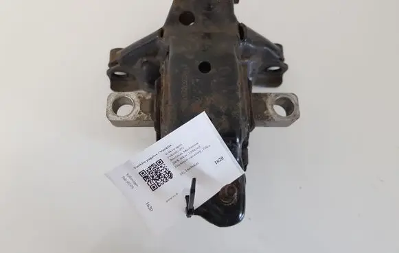Volkswagen Polo Engine mount bracket 6Q0199555