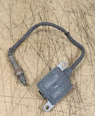 Mercedes-Benz E W213 Lambda probe sensor A0009053009
