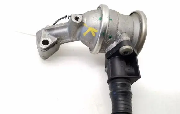 Audi A5 8T 8F EGR valve 06E131101E