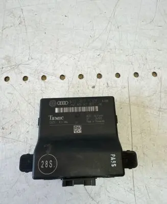 Volkswagen Golf V Gateway control module 1K0907530F 1K0907951