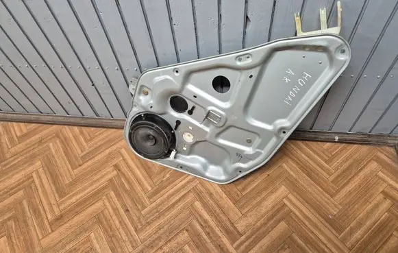Hyundai Sonata Rear window lifting mechanism without motor DK093