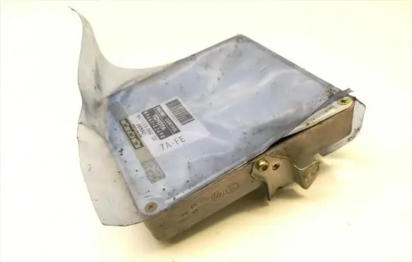 Toyota Corolla E110 Engine control unit/module 89661-02490 175300-0940