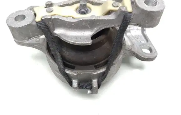 Volvo V40 Engine mount bracket 26008 326f09