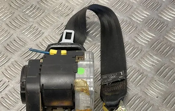 Audi A3 S3 8L Rear seatbelt 00064577