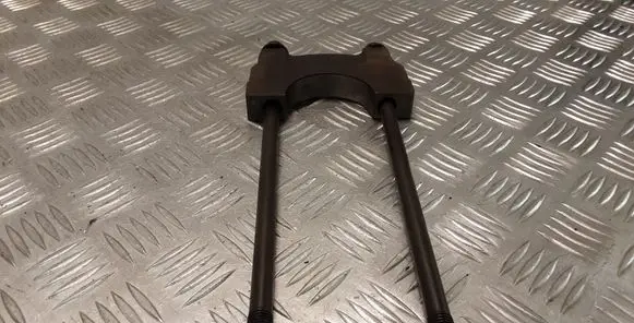 Volkswagen Touareg I Crankshaft Holder 