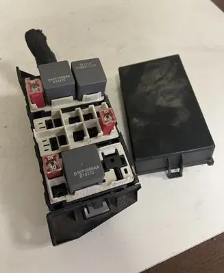Jeep Grand Cherokee Fuse module 04671886AA
