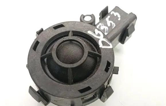 Volvo XC70 High frequency speaker in the rear doors 31252330