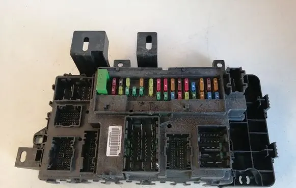 Ford Mustang VI Fuse module FR3T15604BJ FR3T15604