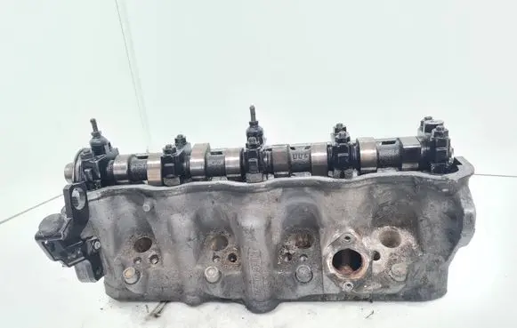 Volkswagen PASSAT B5 Engine head 028103373N